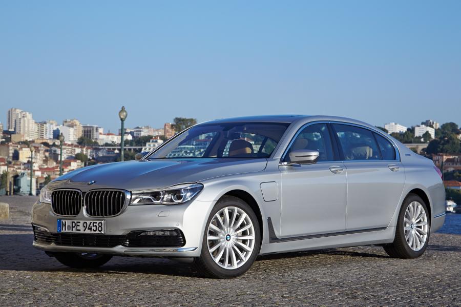 BMW 740Le xDrive (G12) 2015 года  (WW) (фото 6 из 41)